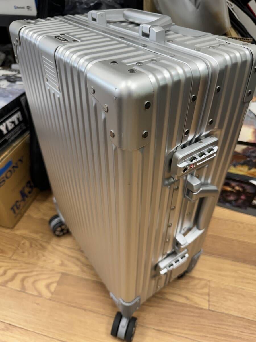 【43265.0418M】.OUNCE ドットオンス アルミニウム スーツケース Sサイズ 40L 中古品 旅行の画像1