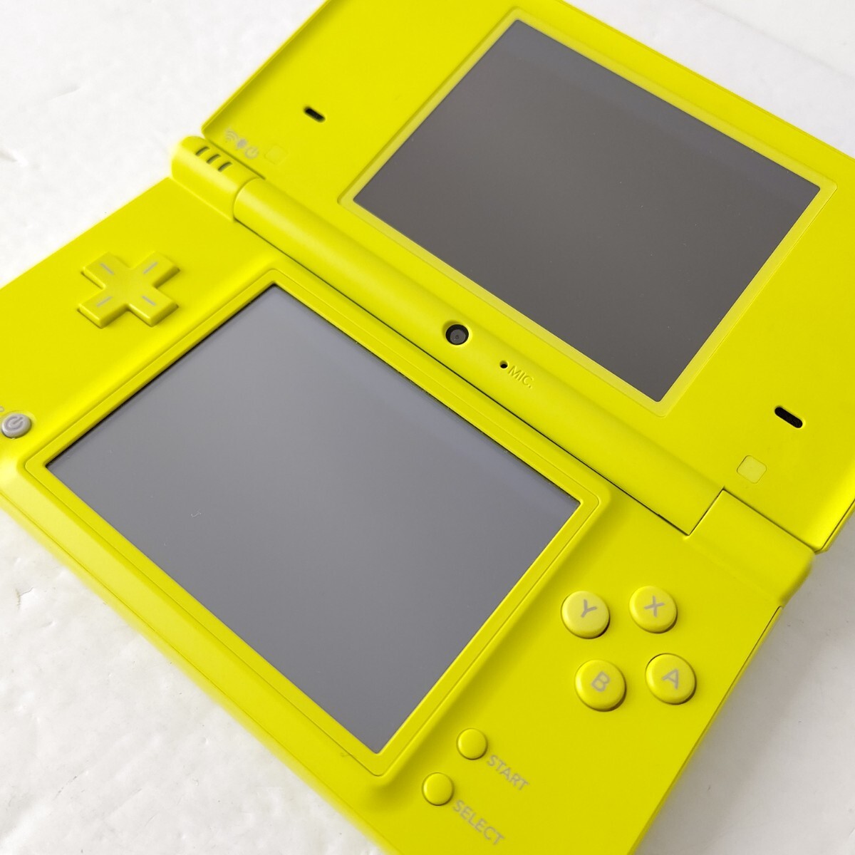 Nintendo　ニンテンドーDSi ライムグリーン　美品　任天堂　ゲーム機