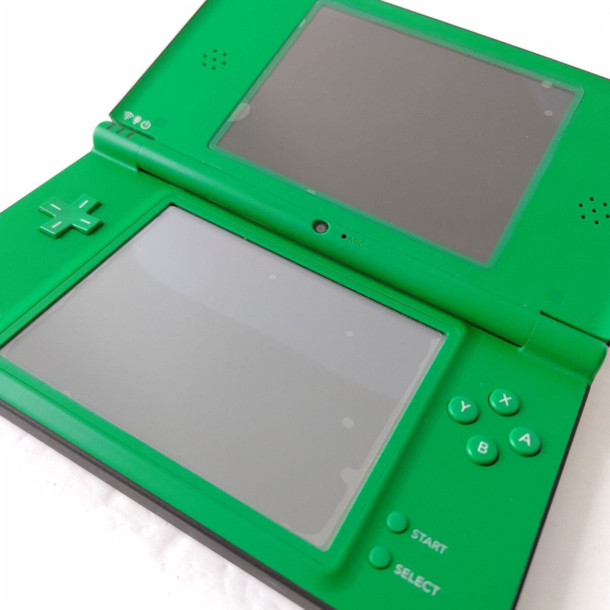 Nintendo　ニンテンドーDSiLL　グリーン　画面極美品　任天堂　ゲーム機