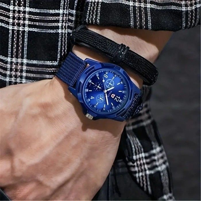 【新品未使用品】アウトドアスポーツ腕時計  濃青
