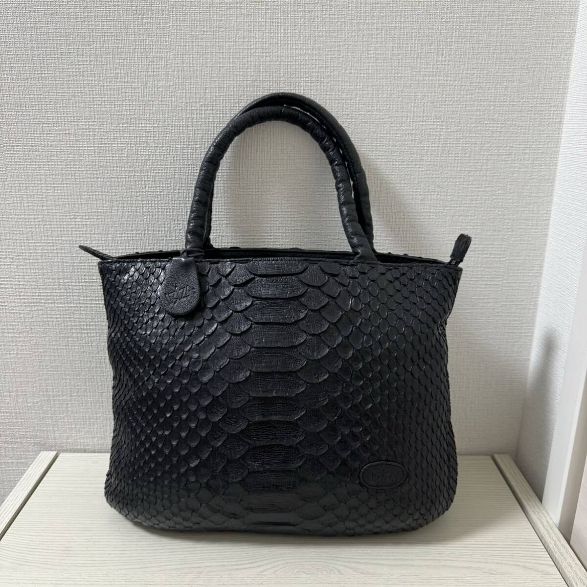 【新品同様】IBIZA イビザ パイソン　トートバッグ　ブラック　黒　ハンドバッグ　ヘビ　へび　蛇
