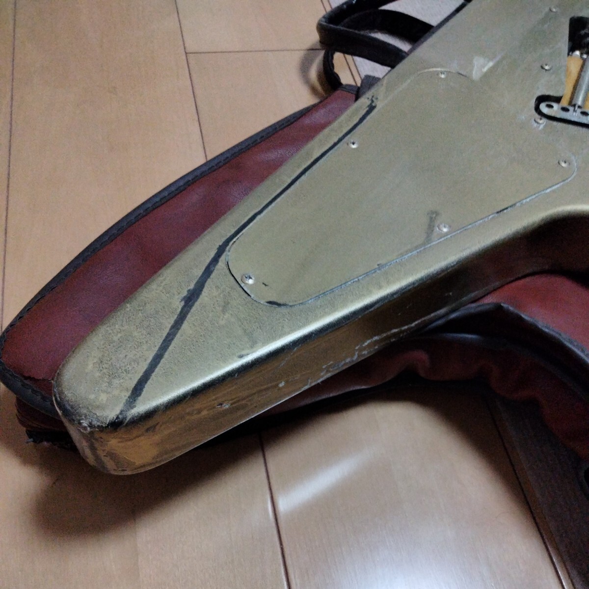 Tokai Flying V 東海楽器　トーカイ　フライングVタイプ　エレキギター　FVD45SWR_画像6