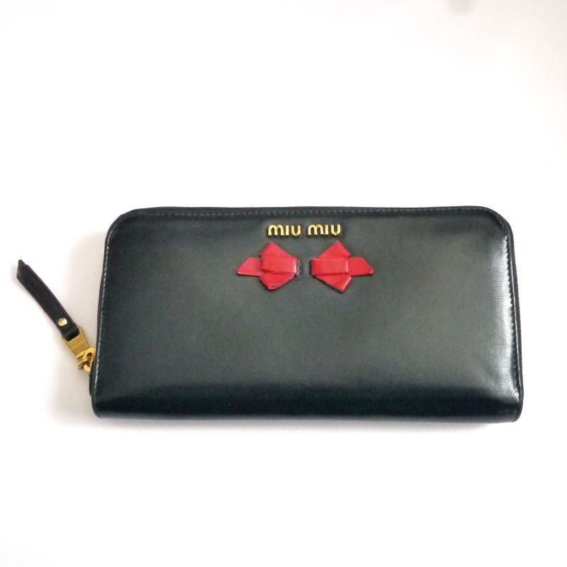 美品 $ 激レア miumiu ミュウミュウ リボン付き 本革 レザー製 美品 $ 激レア miumiu ミュウミュウ リボン付き 本革 レザー製