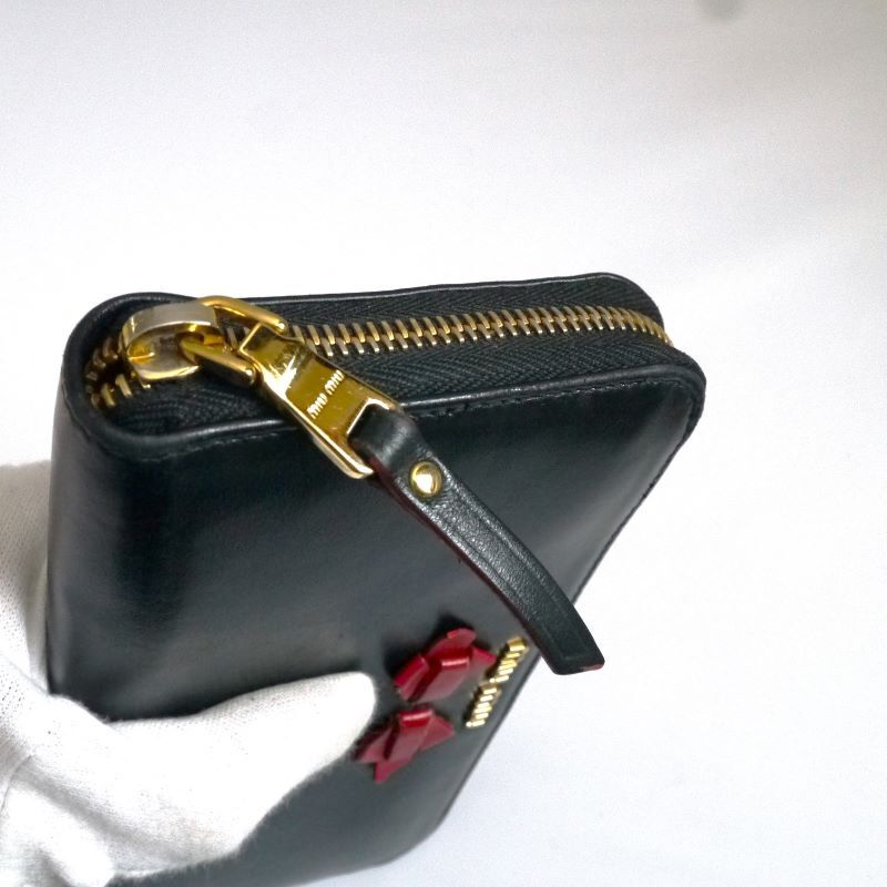 美品 $ 激レア miumiu ミュウミュウ リボン付き 本革 レザー製 美品 $ 激レア miumiu ミュウミュウ リボン付き 本革 レザー製
