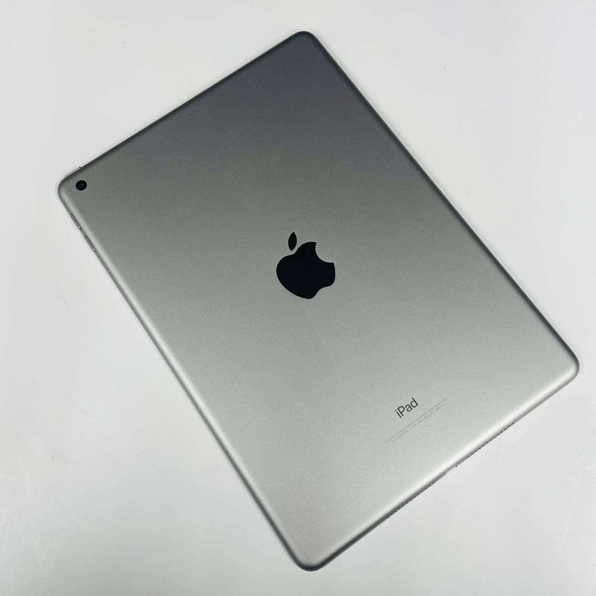 100 Apple iPad 第5世代32GB Wi-Fi の画像1