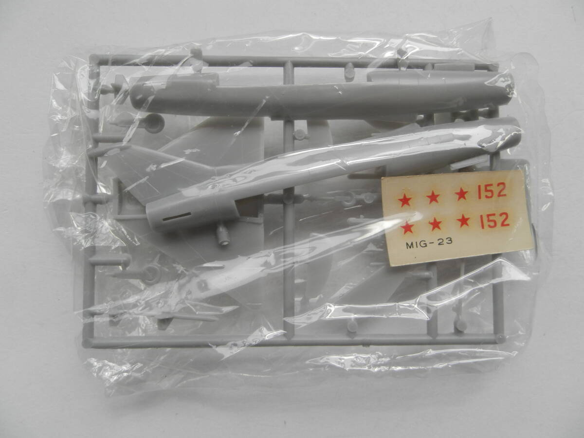 ★送料120円★大滝製作所 OTAKI オオタキ 1/144 SCALE ミニ ジェットシリーズ No.5 KIT No.A5-50 ミグ 23 (MIG-23 FLIPPER) _画像2