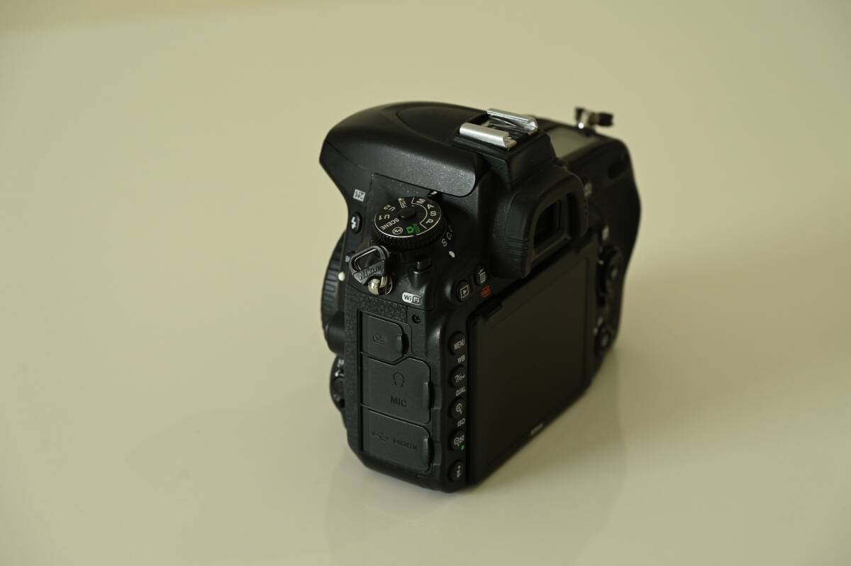 美品 Nikon ニコン D750 カメラボディ デジタルカメラ 元箱あり _画像10