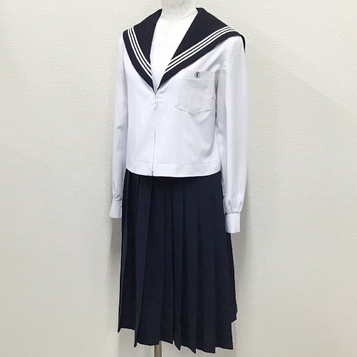 O576/A(中古)愛知県 一宮西高校 女子制服2点 /M/W66/丈63/24本/合服セーラー/スカート/白3本/FRESH VERRY/紺/夏用/夏服/女子学生/学生服_画像1