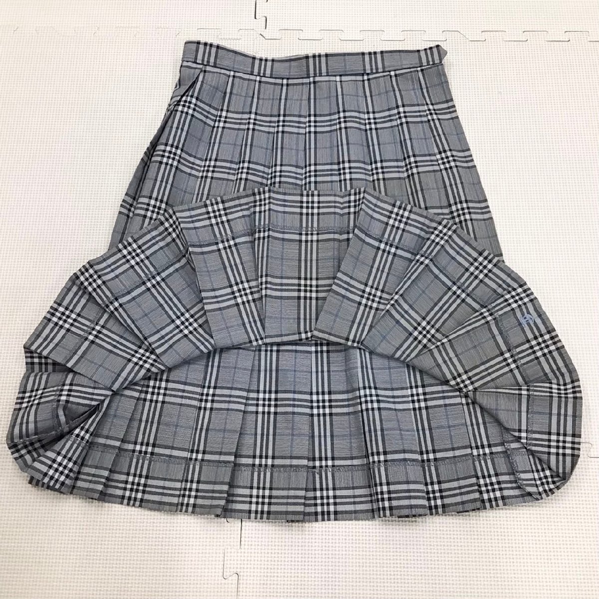 O593/(中古)兵庫県 太子高校 女子制服1点 /W66/丈60/ヒダ18本/夏スカート/KANKO/グレー/チェック柄/夏用/中学校/高校/女子学生/制服/学生服