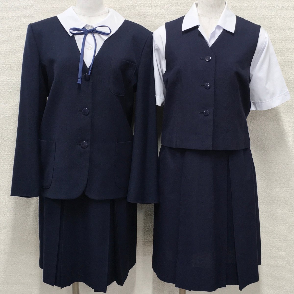 A647/L(中古)埼玉県 新座市立第二中学校 女子制服7点 /175A/L/W69/ブレザー/ベスト/スカート/紐リボン/スクールパールNIKKE/紺/卒業生品_画像1