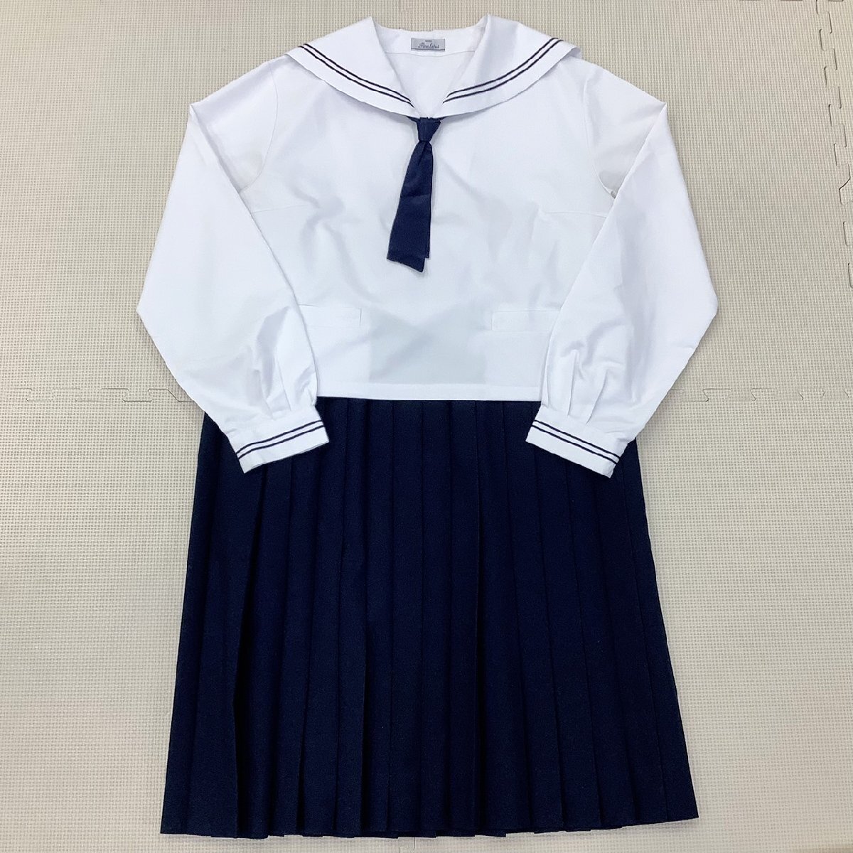 I538/Y(中古)山形県 山形市立 第三中学校 女子制服3点 /特大/175B/W87/丈73/合服セーラー/冬スカート/タイ/紺2本/女子学生/高校/学生服_画像1