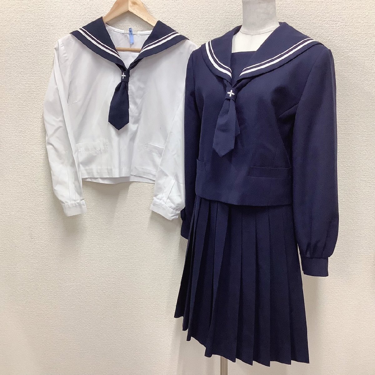 I558/Y(中古)山形 山形市立 第十中学校 女子制服3点 /165A/W66/セーラー/スカート/タイ/親子白2本ライン/OLIVE des OLIVE/紺/冬服/合服_画像1