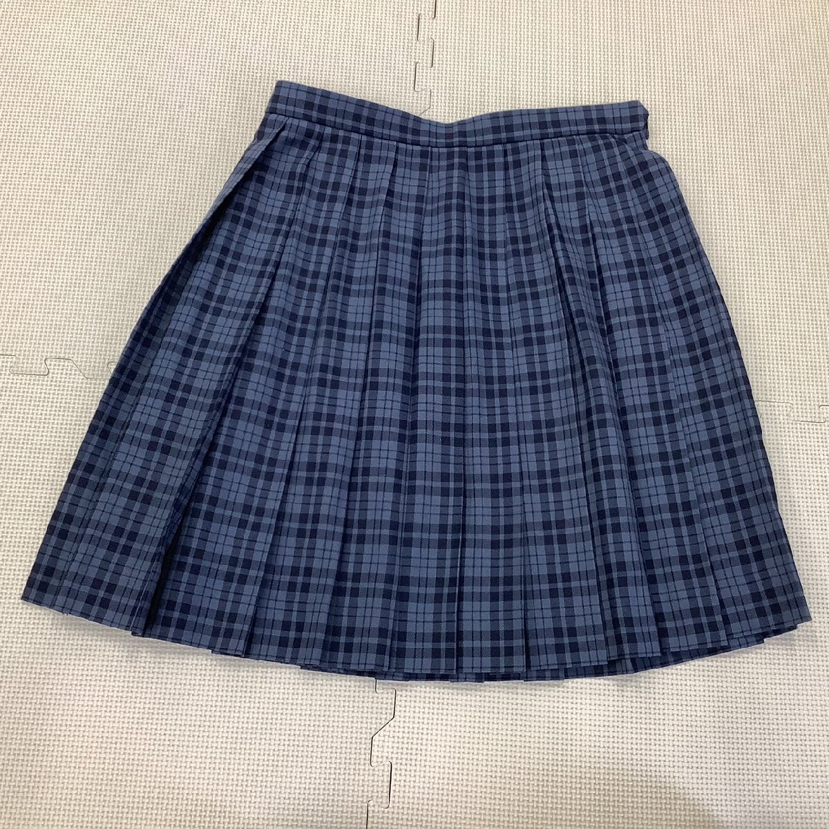 I561/Y(中古)東北方面 女子制服4点 /校名不明/M/W69/丈50/ブレザー/ブラウス/スカート/リボン/青紺/FRiENDSHiP/チェック/冬服/学生服/_画像4