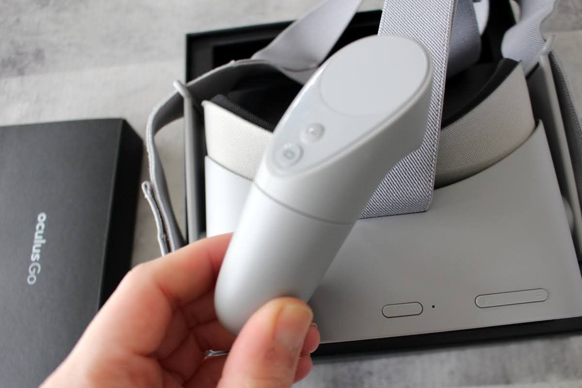 新品同様 Oculus GO standalone VR 64GB 箱付き 保護シート添付