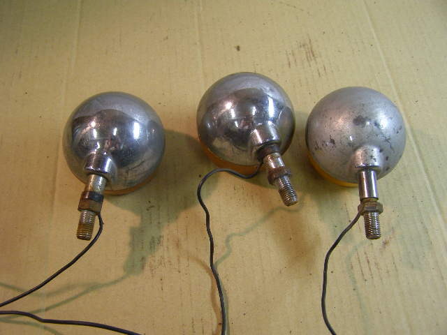 スズキ旧車 バンバン90から外した ウインカーランプ 3個 電球は3個点灯確認済 長期保管品・写真の状態がが全てです。の画像3