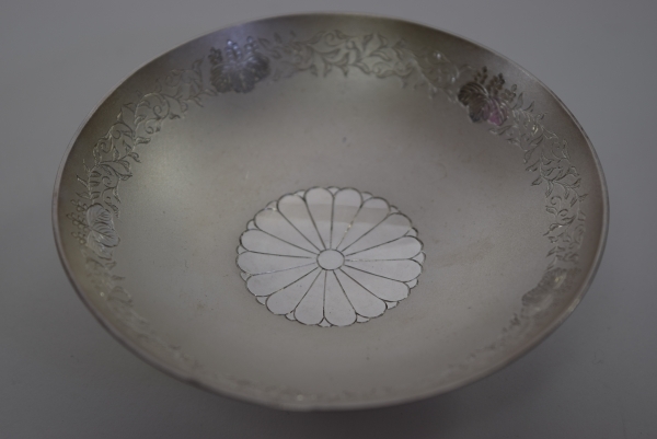 純銀 大正4年(1915年)天皇陛下御即位大礼恩賜盃 97g 極珍品 univ ...
