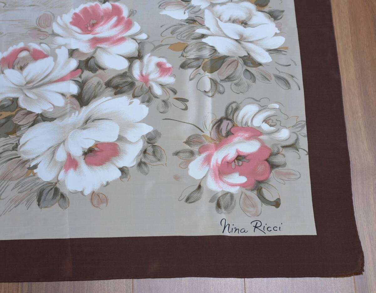 *NINA RICCI* silk 100% scarf 78.×80. beautiful goods 