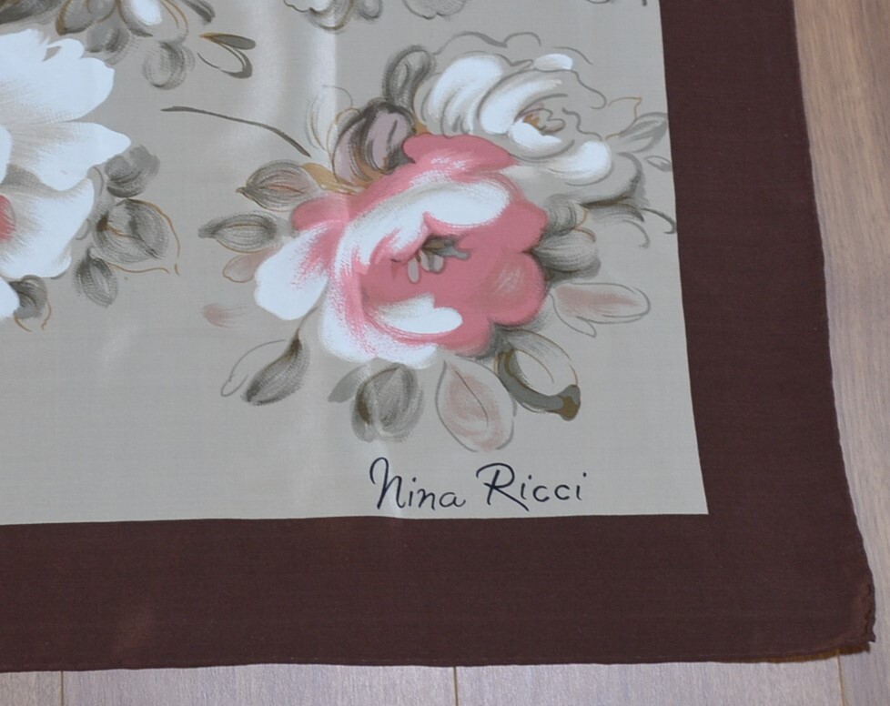 *NINA RICCI* silk 100% scarf 78.×80. beautiful goods 