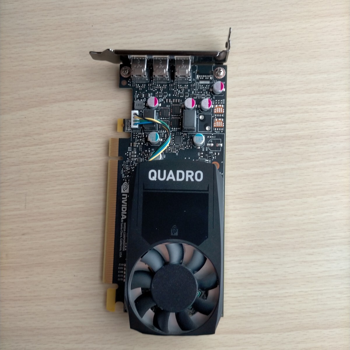 NVIDIA Quadro p400 PCI-Express ロープロファイル グラフィックボード miniDisplay の画像2