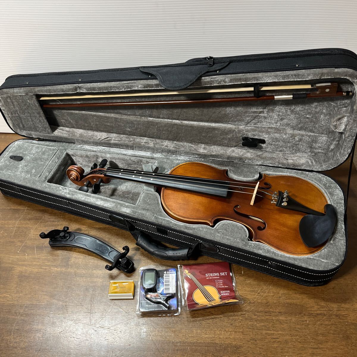 Eastar バイオリン 初心者セット 艶消し 指板マークチューナー 予備弦セット付きEVA-3 練習 趣味 楽器 ケース入り ヴァイオリンの画像1