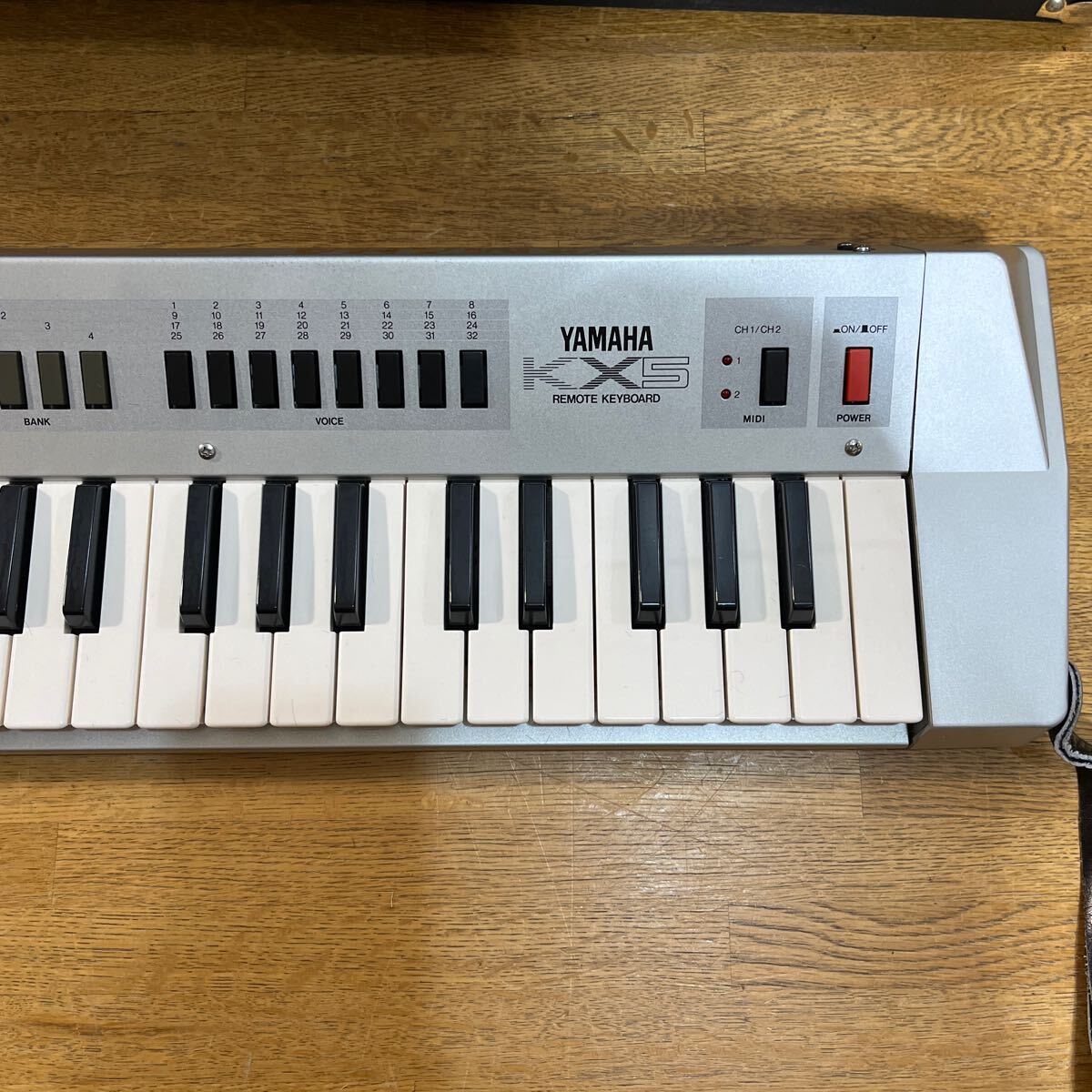 YAMAHA ヤマハ ショルダーキーボード KX5 ハードケース付き 中古 楽器 リモートキーボード 趣味 鍵盤楽器 の画像4