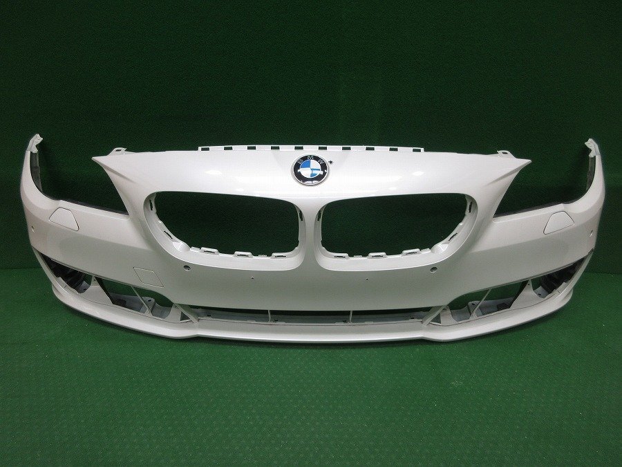 BMW 5シリーズ F10/F11 LCI/後期 純正 フロントバンパー 5111-7331706 パール白 51117331706_画像1