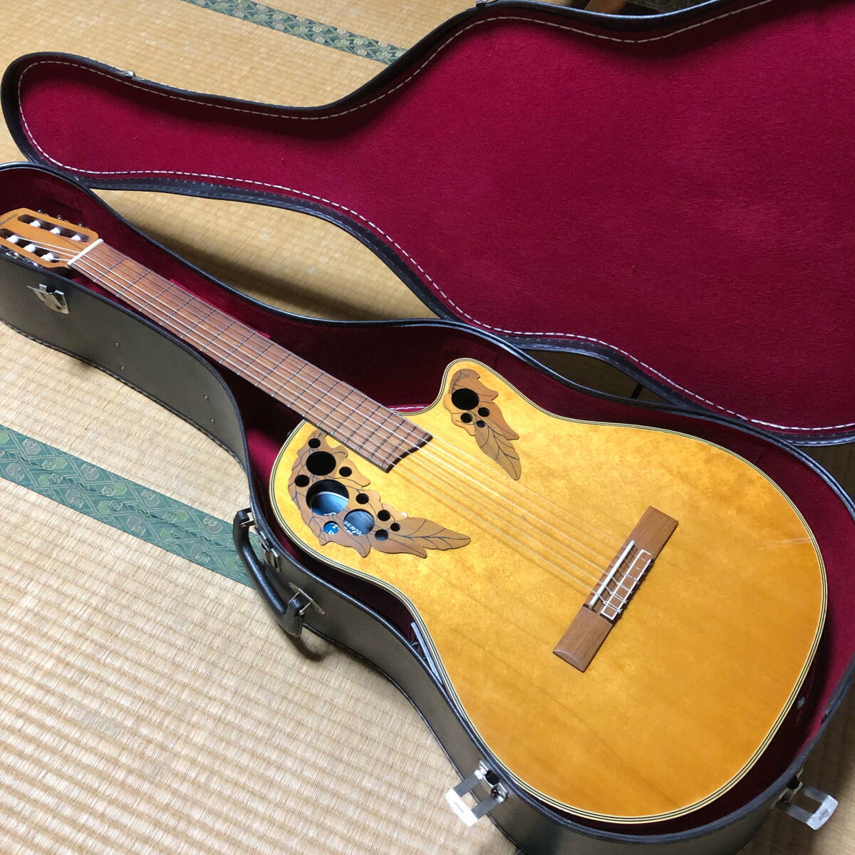 Ovation Celebrity Deluxe CC253 エレガット サドル、ナット　牛骨　交換済_画像1