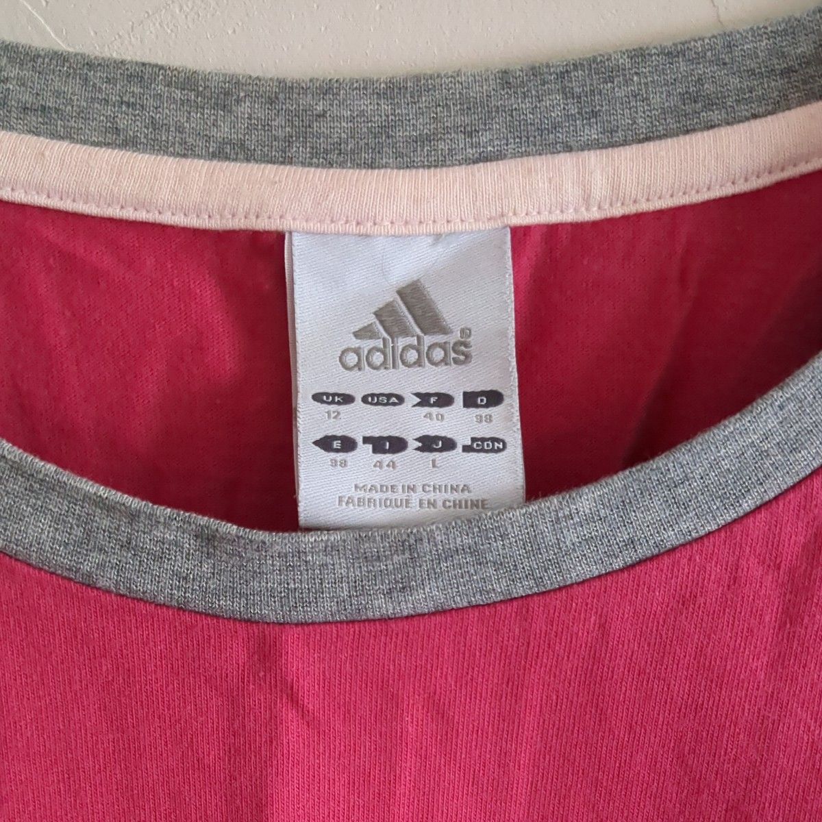 アディダスロングTシャツ　濃いピンク　 トレーニングウェア　スポーツウェア adidas