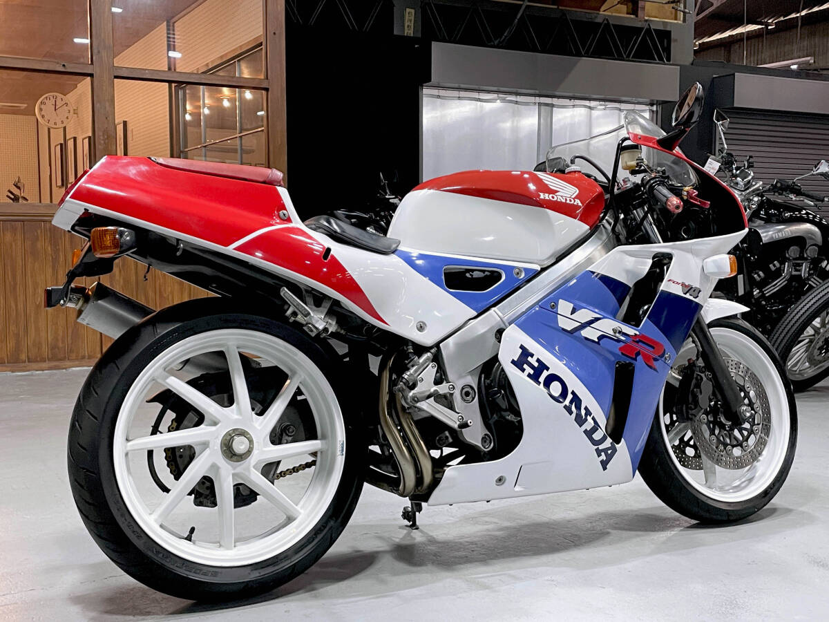 ★土日限定価格★ VFR400R NC30 V4★動画★ ヤマモトレーシング製セミフルエキゾーストマフラー/コワース製バックステップ装備 4621_画像3