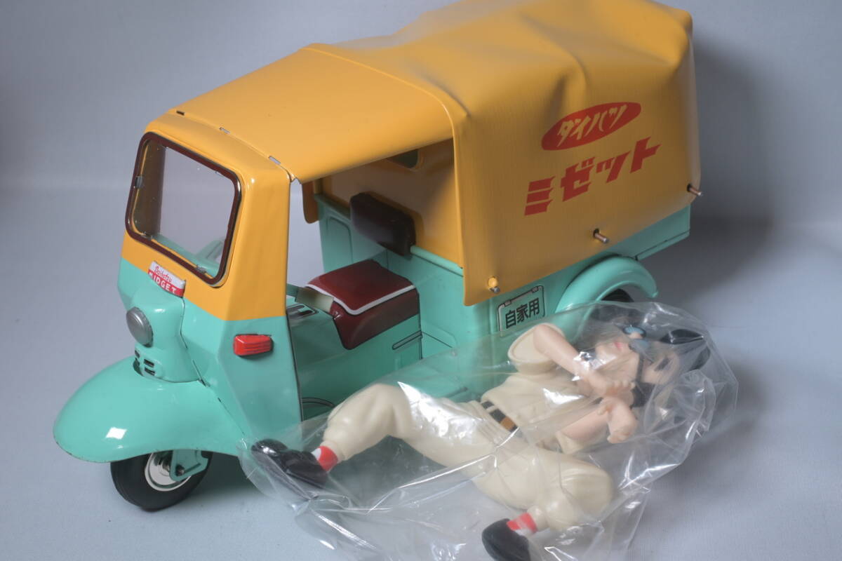 大阪 ブリキ 玩具 資料室 1990年 復刻版 ダイハツ ミゼット DKA 型 中古 ( 崑ちゃん 付 オート三輪 昭和 レトロ 懐かしい おもちゃの画像3