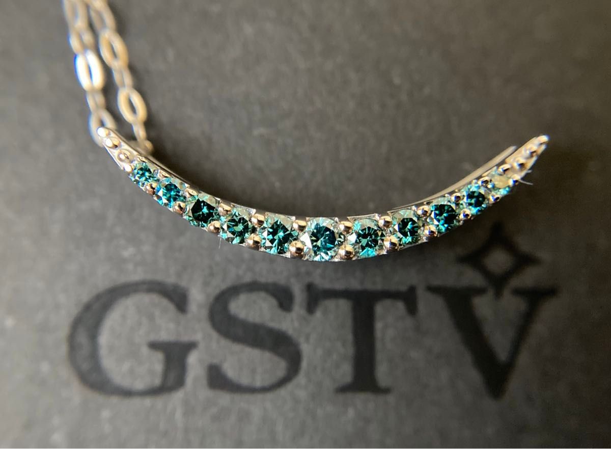 GSTV 11P ブルーダイヤモンド 0 16ct ムーンペンダント 三日月 GSTV 11P ブルーダイヤモンド 0 16ct ムーンペンダント 三日月