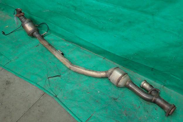  Benz C Class GF-203261 W203 exhaust pipe left side 