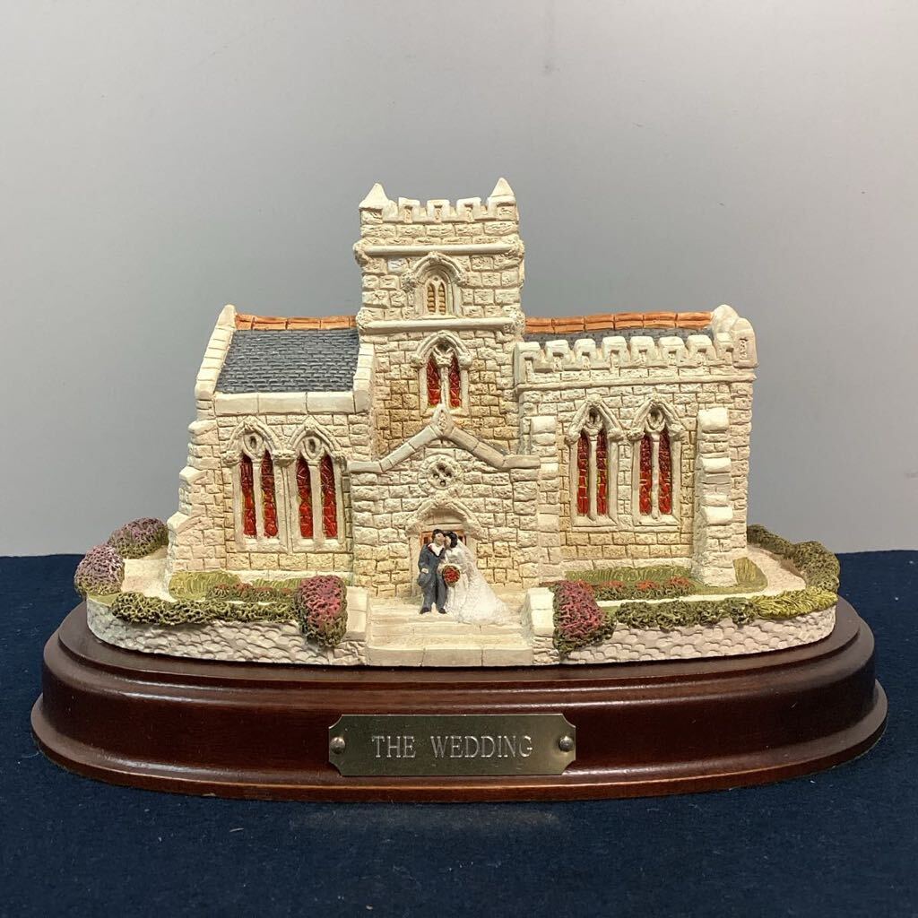 y422 FRASER CREATIONS company manufactured miniature house THE WEDDING Scotland made hand made ornament objet d'art interior wedding .. used 
