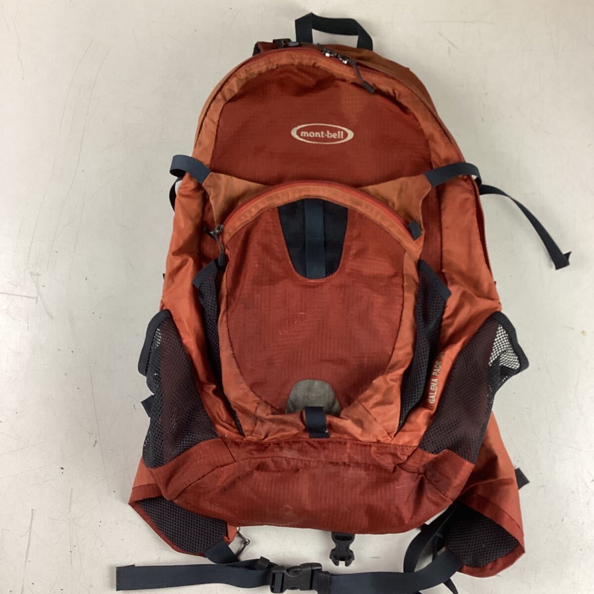 k428 mont-bell GALENA PACK 30 オレンジ ガレナパック バックパック リュック 登山 アウトドア モンベル ザック 傷・汚れ有 中古の画像1