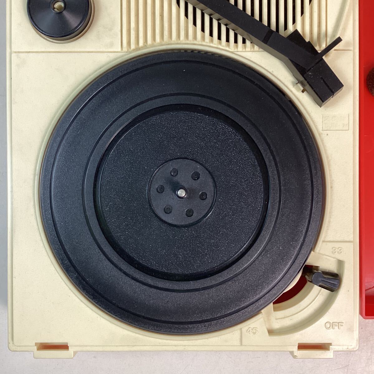 y4210 COLUMBIA ポータブル レコードプレーヤー GP-3 コロムビア レコード LP 小型 当時物 レトロ 動作確認済 中古の画像3