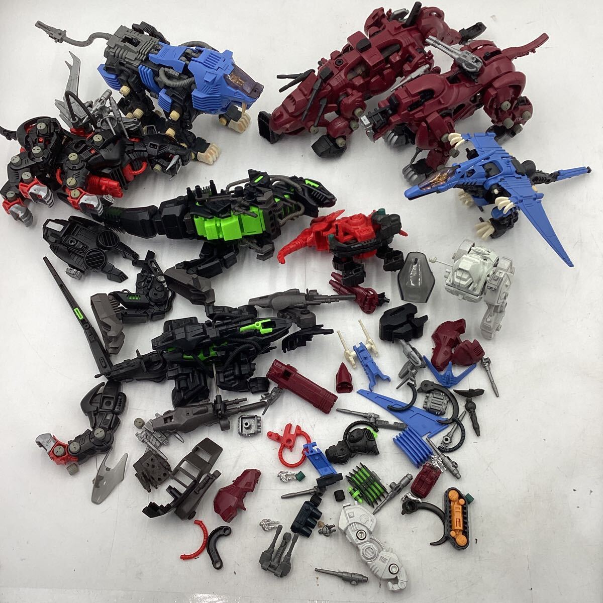 k4315 Zoids summarize 9 body set ZOIDS old Zoids parts taking .TOMY plastic model toy seal Driger red horn operation not yet verification Junk 