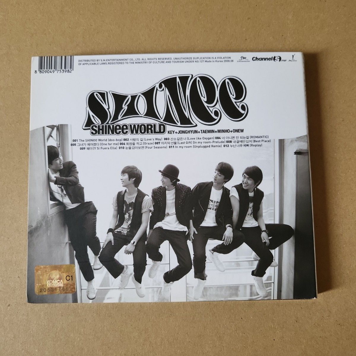 SHINee World the First album  CD＋映画My SHINee world 　チラシ　使用済みムビチケ