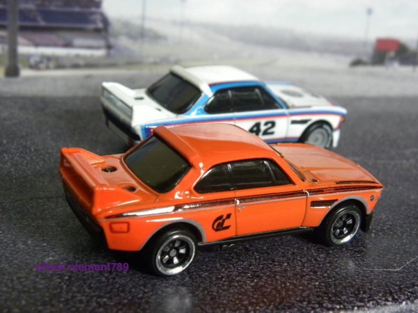 即決 ルース2個☆☆'73 BMW 3.0 CSL RACE CAR オレンジ、白（プレミアモデル） HOT WHEELS ホットウィールの画像3