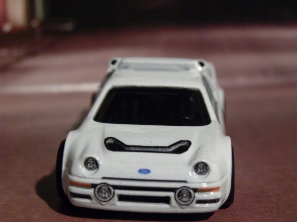 即決☆☆ルース FORD RS200 フォード RS200 メタルシャーシ リアルライダー プレミアムモデルの画像5