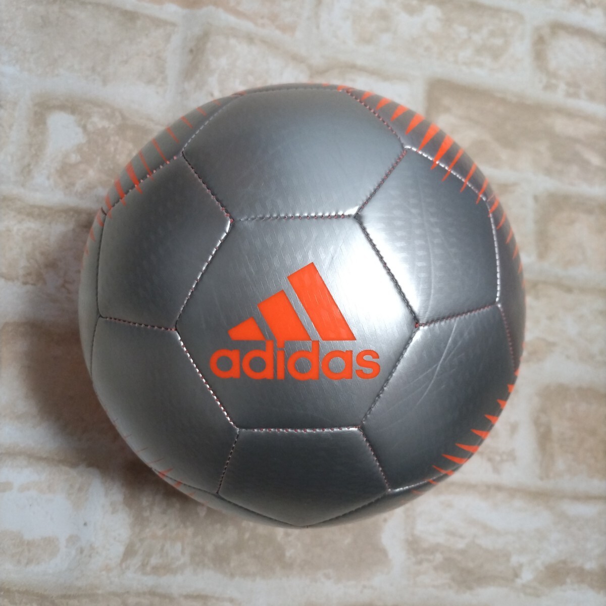 アディダス サッカーボール5号球 新品未使用の画像3