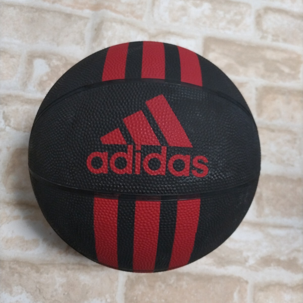 adidas バスケットボール7号球 新品未使用の画像1