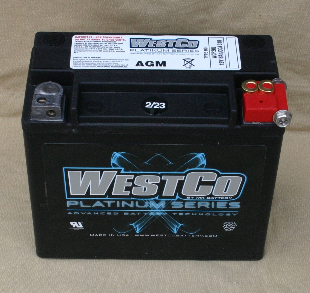 WESTCO WCP20L ユアサYTX20HL-BS　サイズが同じ AGMタイプ製造年月日 2024年3月 現在、販売のバッテリーは黒ケース_画像1