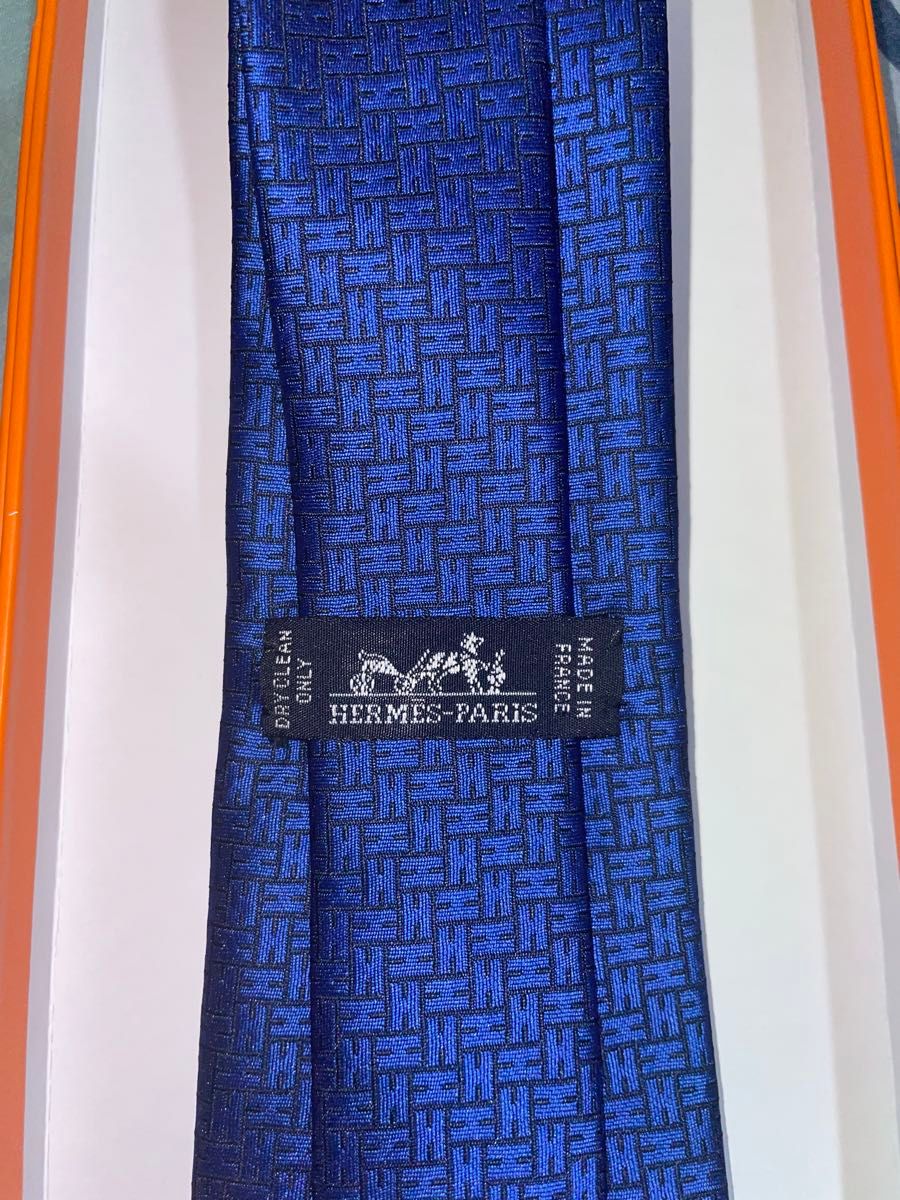 【美品】HERMES エルメス　ネクタイ　ブルー　大剣サイズ:8cm