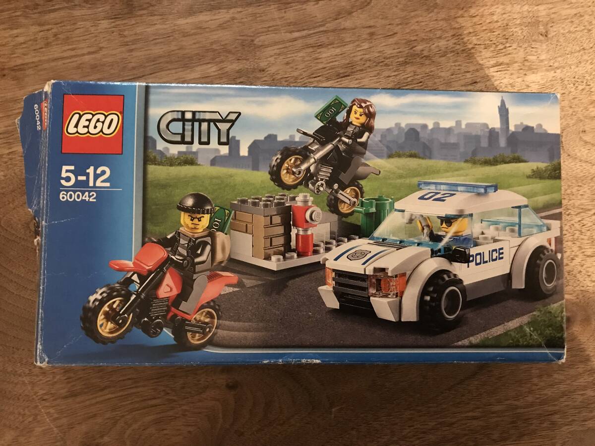 LEGO CITY レゴシティー ポリスカーとドロボウのバイク 60042 開封品_画像1