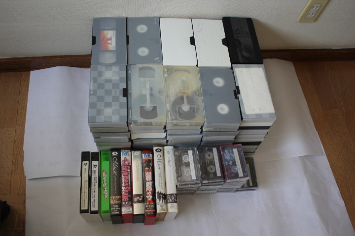 MAX VHSビデオ含む使用済みVHSテープ１０９本と録音済みカセットテープ３３本の画像1