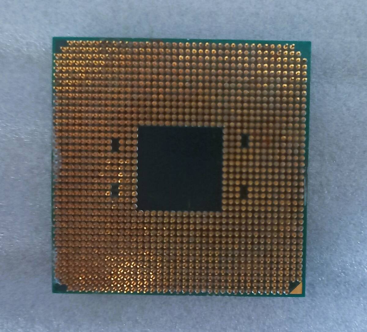 【送料込み】AMDの8コアCPU「Ryzen 7 2700X」＋4コアCPUグラフィック内蔵「Ryzen 5 2400G」のセット【中古・動作確認済み】の画像3