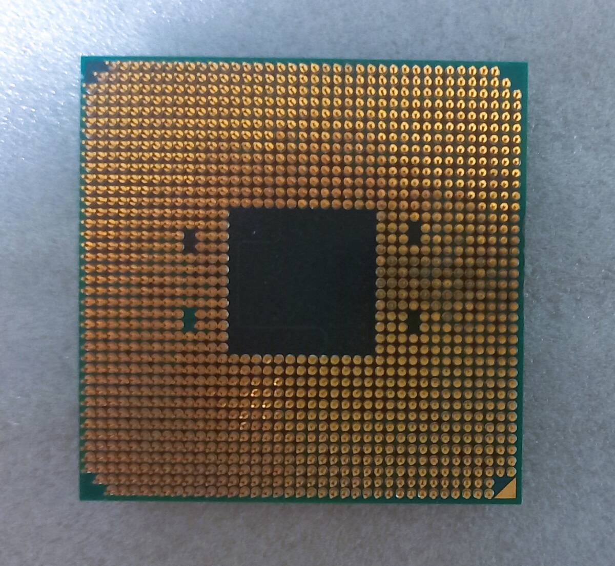 【送料込み】AMDの8コアCPU「Ryzen 7 2700X」＋4コアCPUグラフィック内蔵「Ryzen 5 2400G」のセット【中古・動作確認済み】の画像6