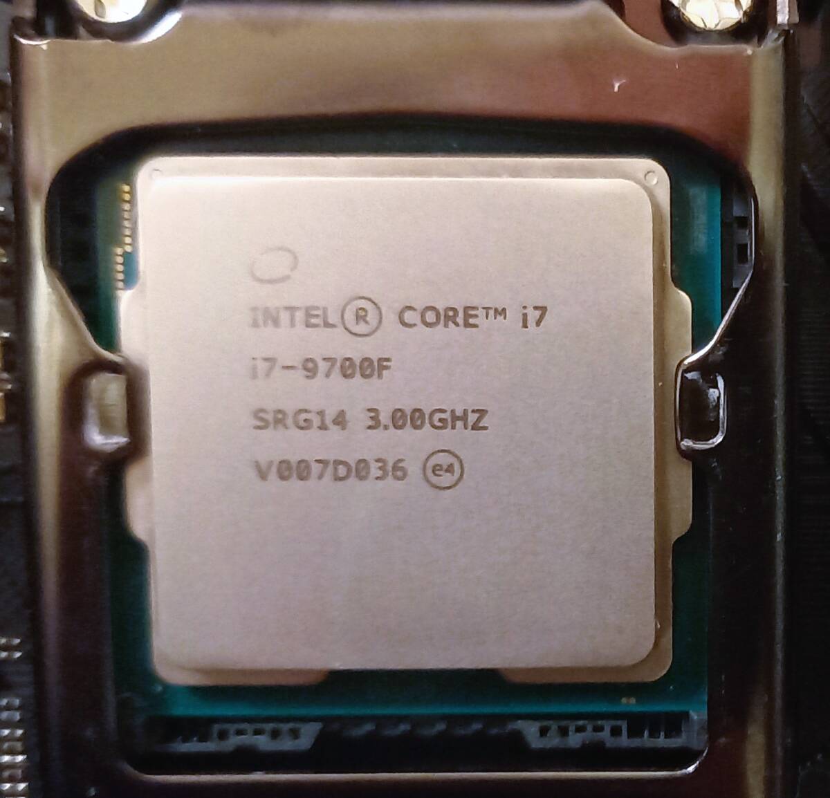 【美品・ハイエンド中古】Core i7 9700F+ROG MAXIMUS X HERO (WI-FI AC)（LGA1151）+DDR4メモリ（16GB）【WIN10認証、外箱入、付属品】 の画像4