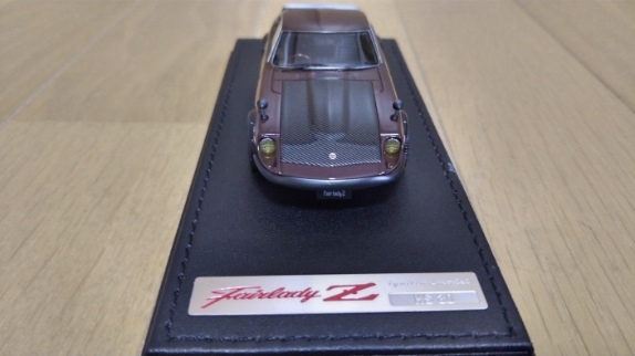 即決 イグニッションモデル　NISSAN　FAIRLADY ZG HS30 日産　フェアレディ　マルーン　サーキット　ワタナベホイール　限定80台　1/43　_画像4