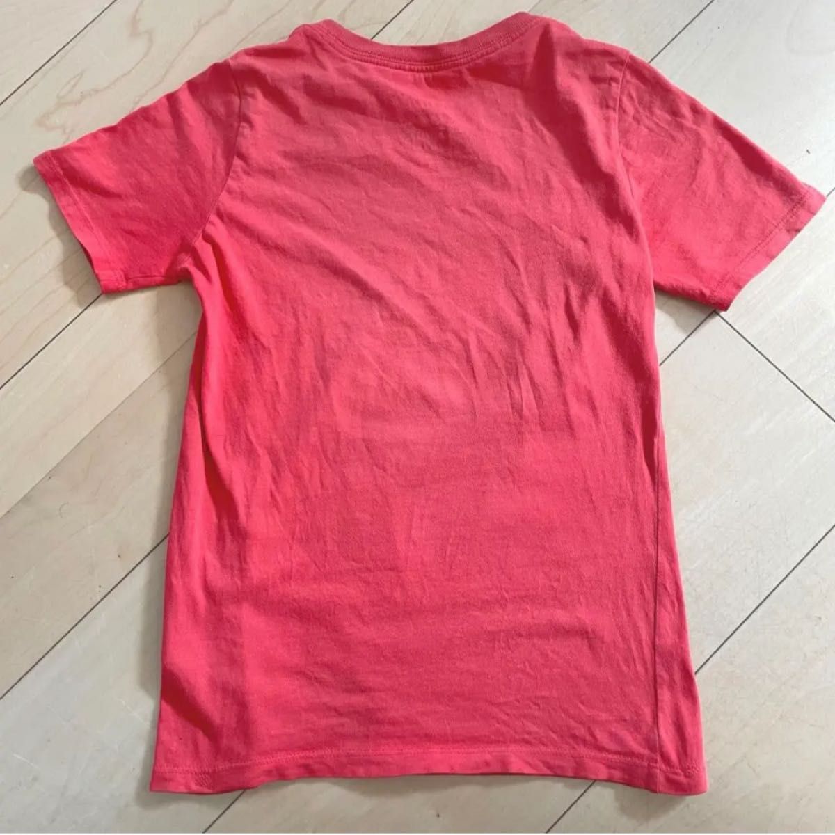 ナイキ　Tシャツ　XS  トップス　半袖　キッズ　赤　110cm   NIKE ロゴ入り　半袖Tシャツ  プリント レッド